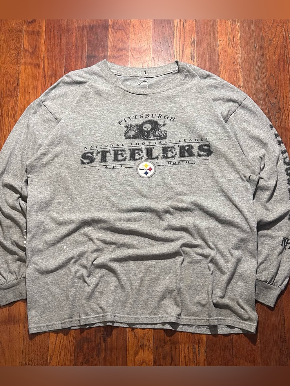 Vintage Pittsburgh Steelers NFL Helmet Logo Distressed Gray Longsleeve Shirt L